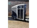 hb403-ifor-williams-horsebox-trailer-hire-solo-horse-box-small-0